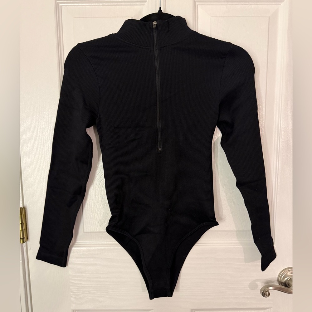 OQQ Black Long Sleeve Bodysuit